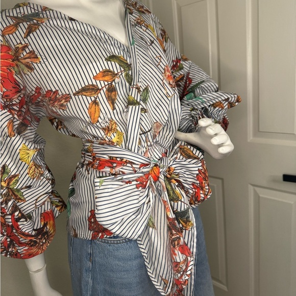 Unbranded Black and White Wrap Tie Front Blouse Size Medium. - Picture 5 of 14